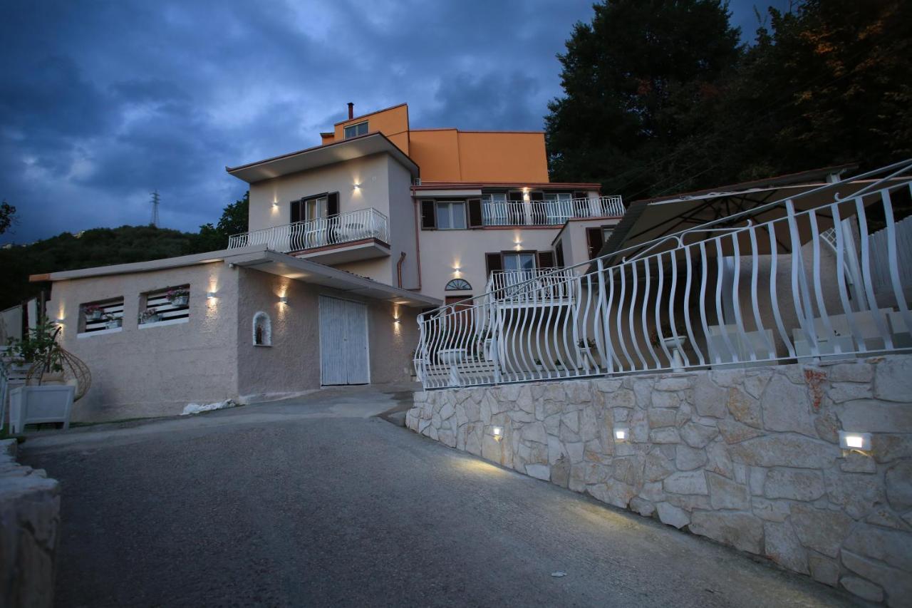 B&B MicAnTo Casola di Napoli Exterior foto